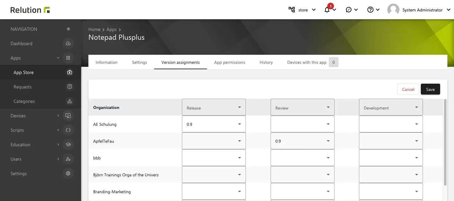 Relution Global Organization native app details with version distribution settings